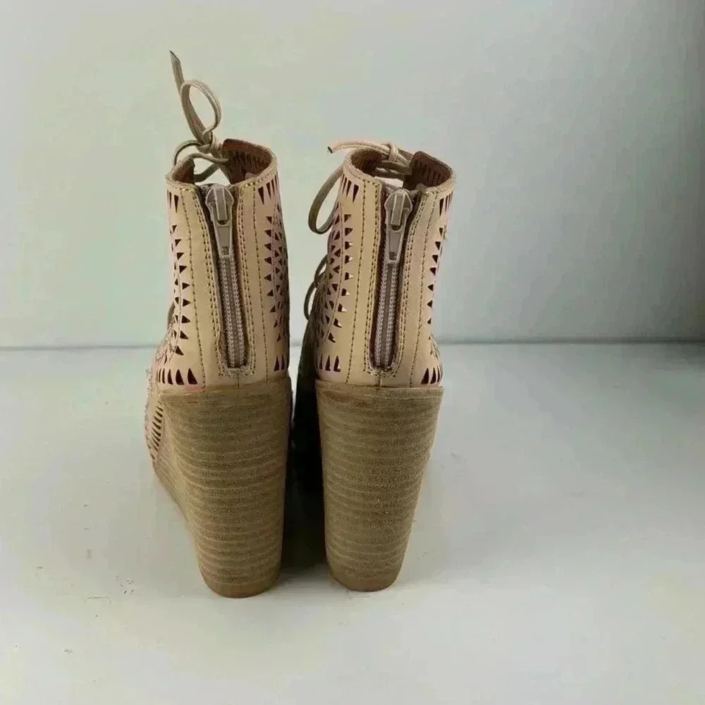 JEFFREY CAMPBELL SIZE 7.5 NW Box WEDGE EYELET CUT OUT LEATHER BOHO OPEN TOE - Picture 11 of 11